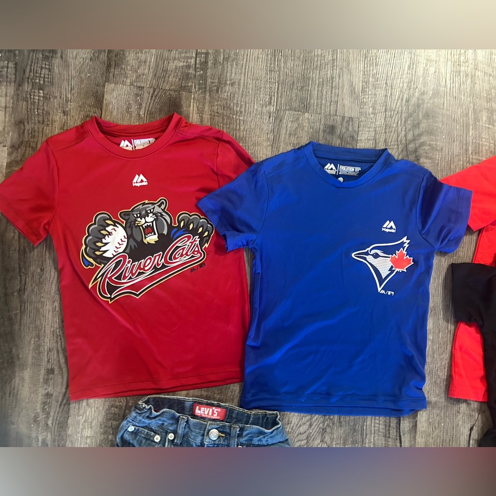 Boys size 7 bundle lot, 6 jeans, 2 long shirts, 5 tee, 1pj - Picture 6 of 8